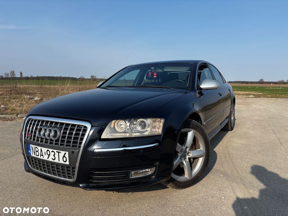 Audi A8 4.2 Quattro - 5