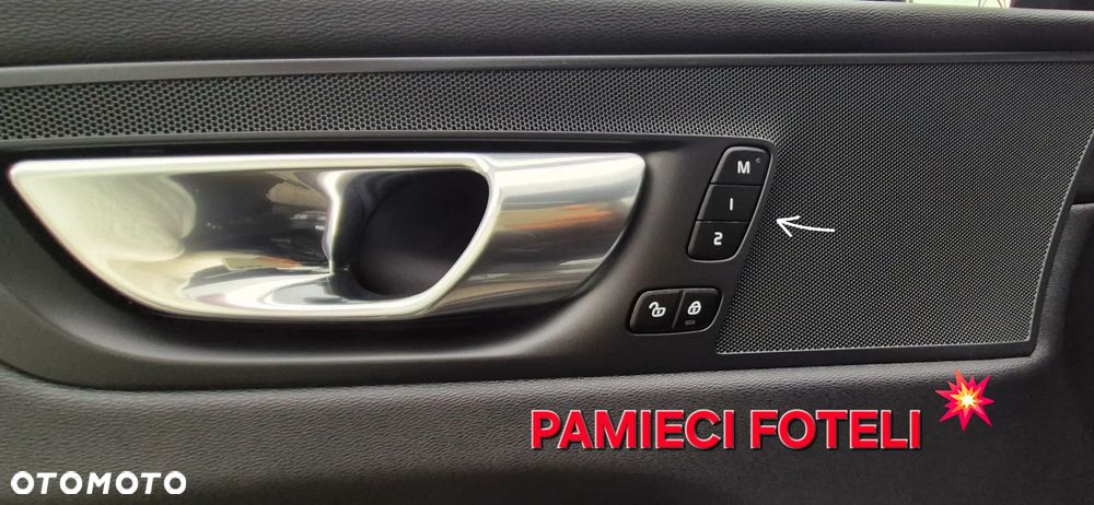 Volvo XC 60 T5 AWD R-Design - 11