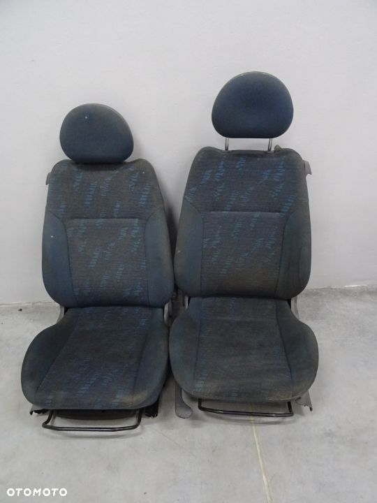 FOTEL PRAWY PRZÓD PRZEDNI OPEL CORSA C 3D HB NR82 - 1