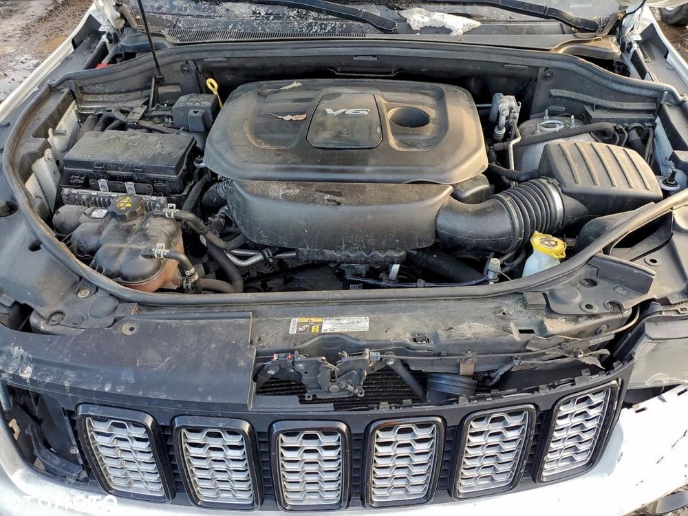 Jeep Grand Cherokee - 23
