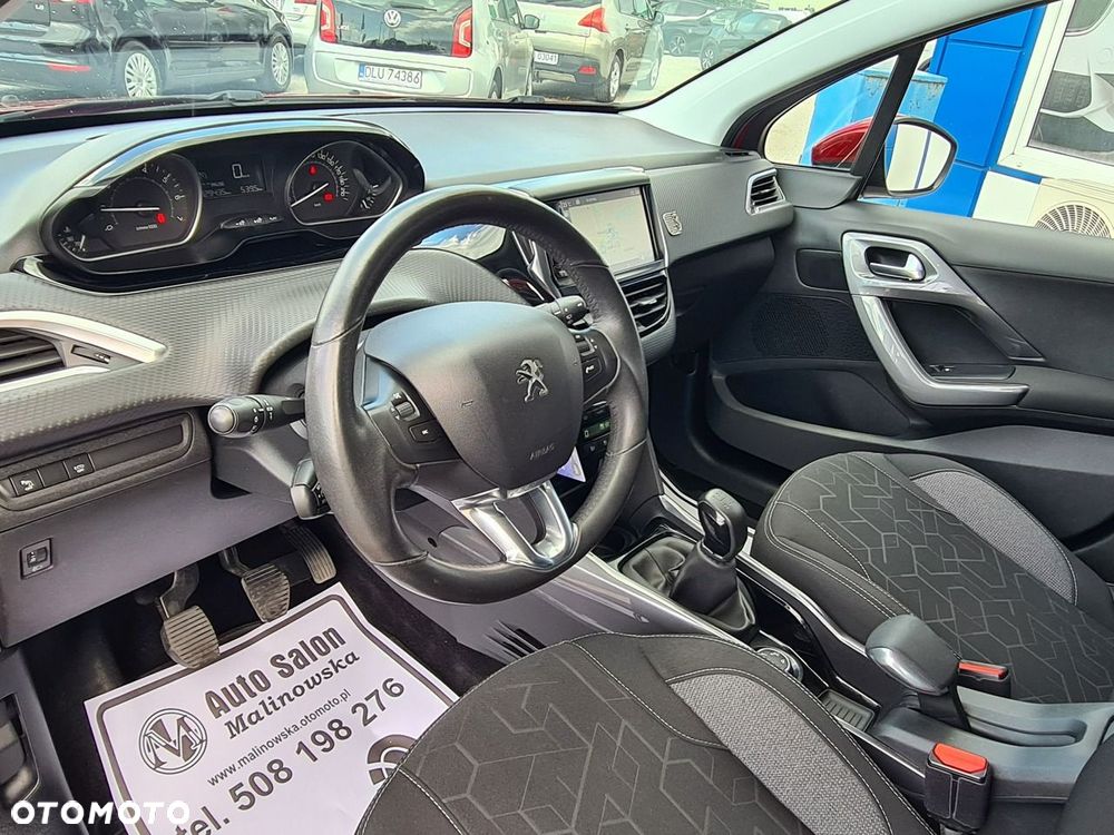 Peugeot 2008 1.2 Pure Tech Style S&S - 18