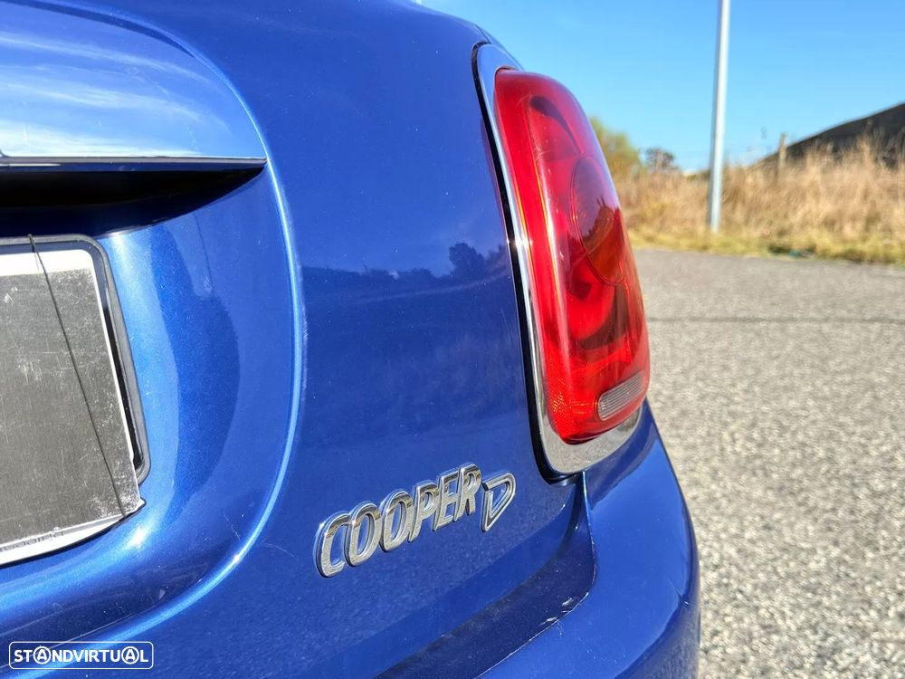 MINI 5 Portas Cooper D Auto - 30