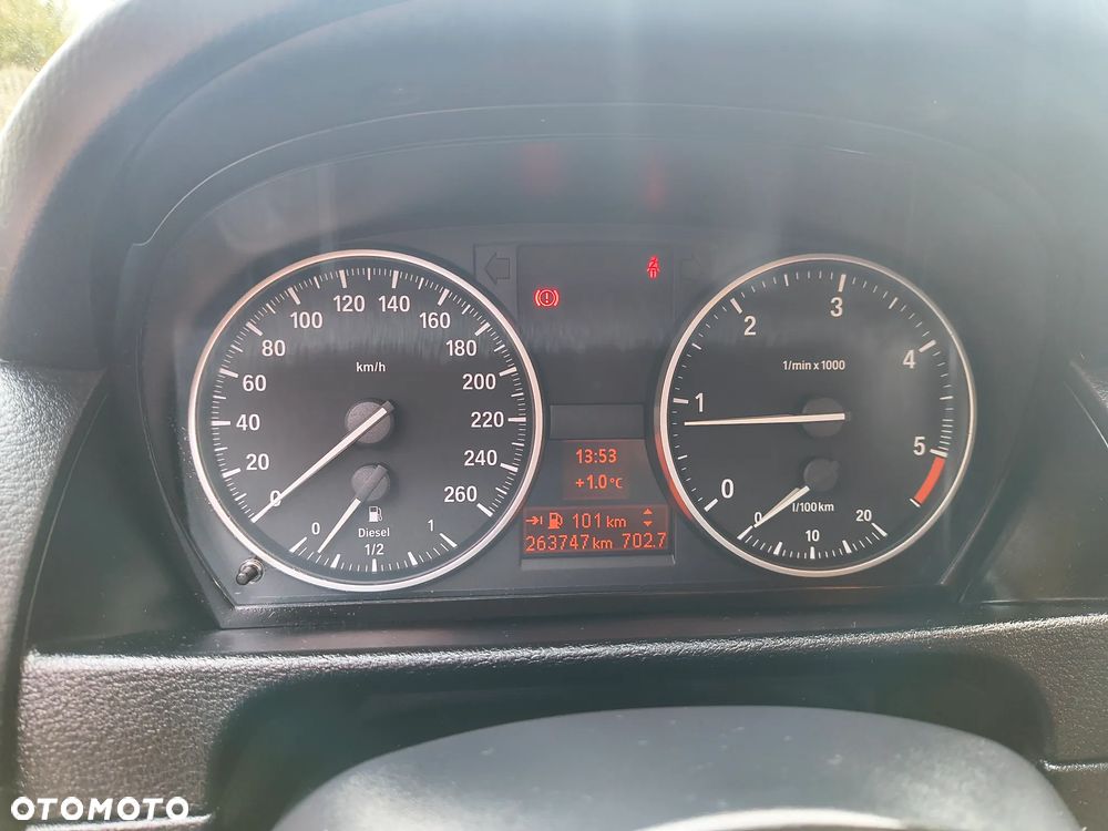 BMW X1 sDrive18d Sport Line - 23