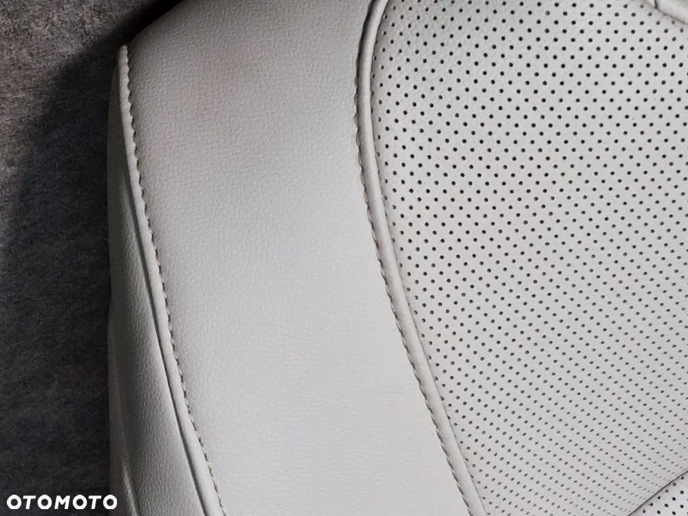 TOYOTA HIGHLANDER 20-24r Fotele Kanapy Boczki Skórzane 7 osób - 24