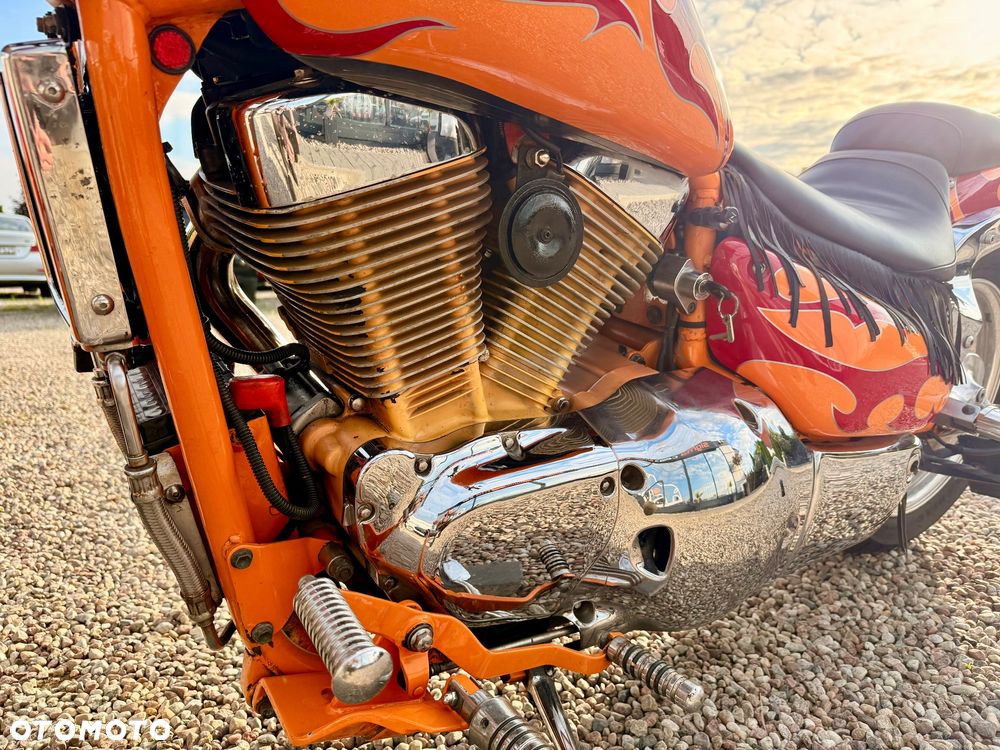 Suzuki Intruder - 29