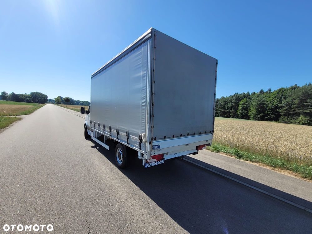 Mercedes-Benz Sprinter - 12