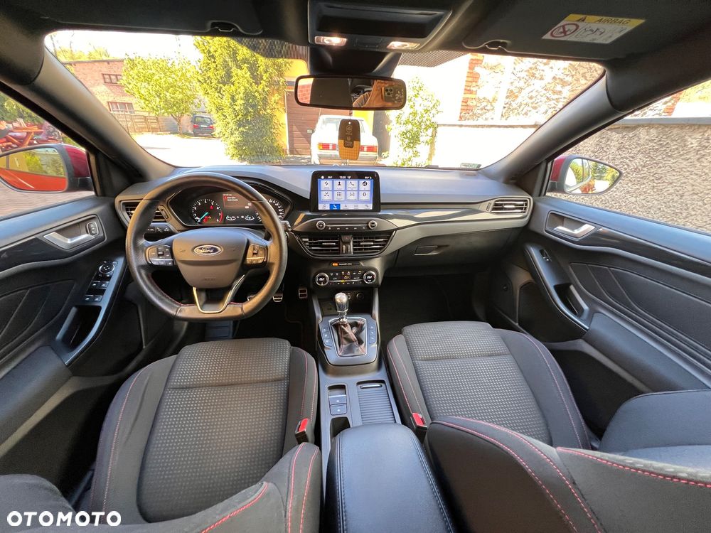Ford Focus 1.0 EcoBoost ST-Line Business - 11