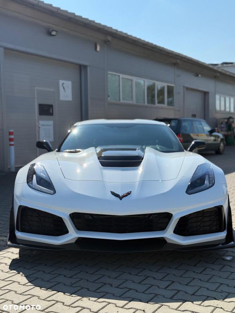 Chevrolet Corvette - 1