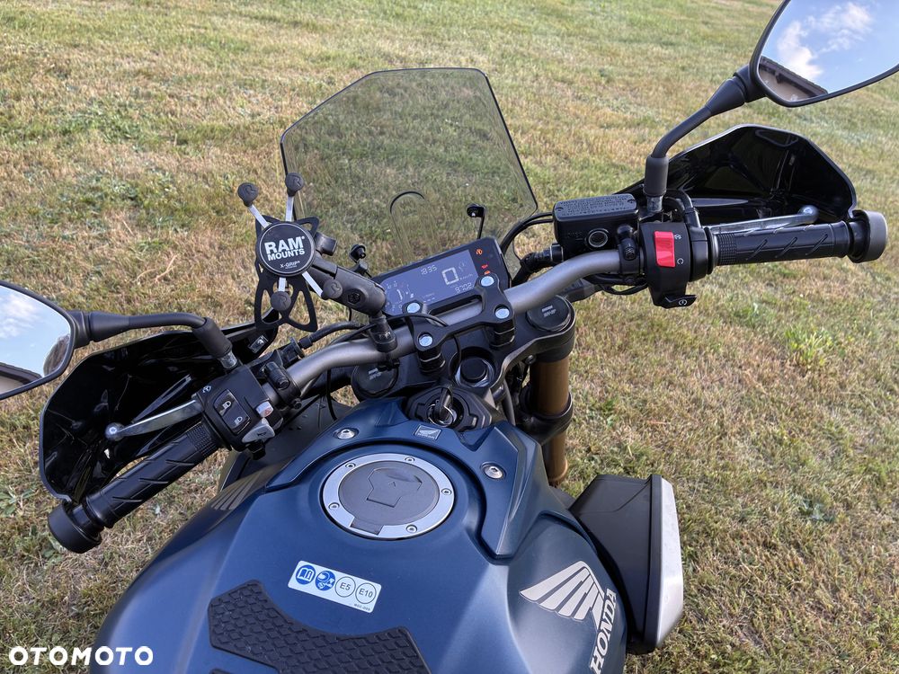 Honda CB - 10