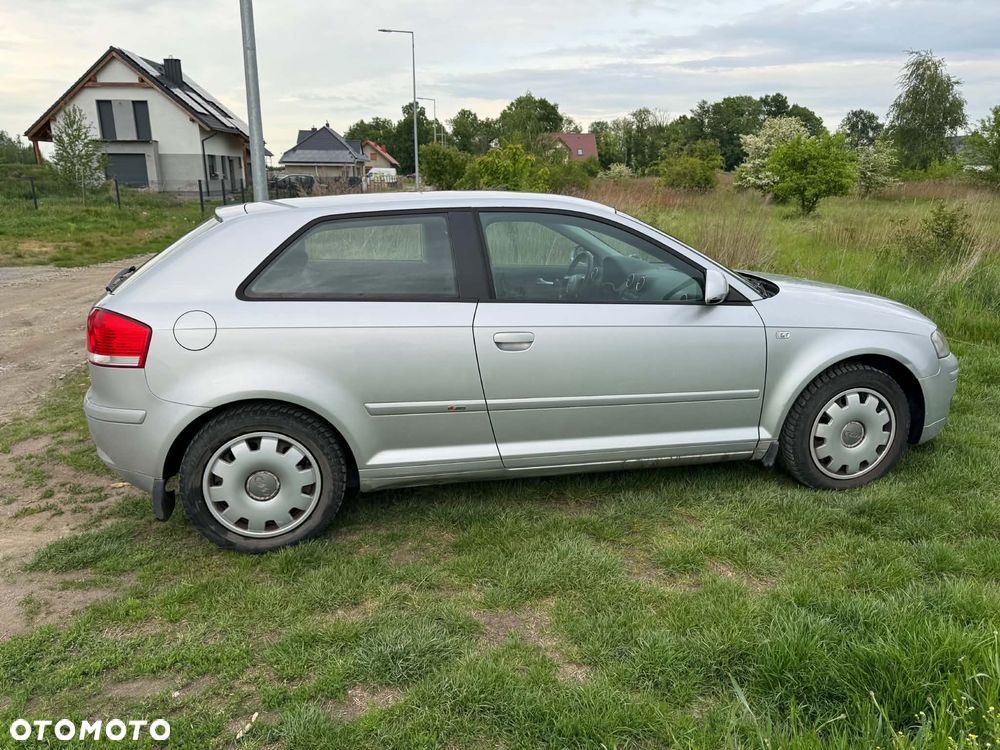 Audi A3 3-drzwiowe 1.6 Ambiente - 10