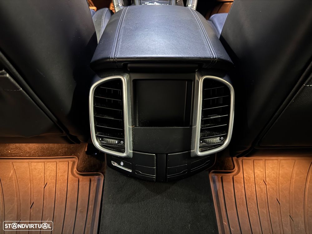 Porsche Cayenne S - 44