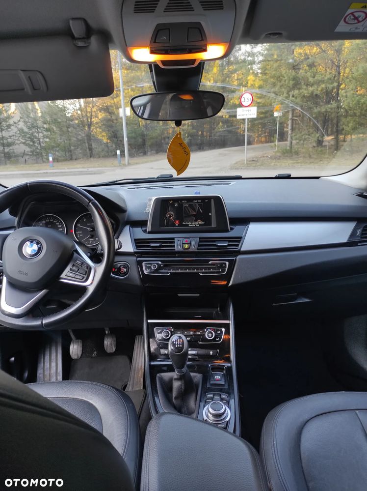 BMW Seria 2 218d - 27
