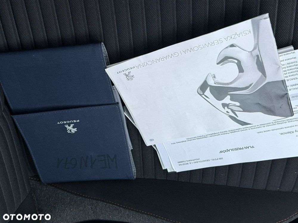 Peugeot 208 - 24