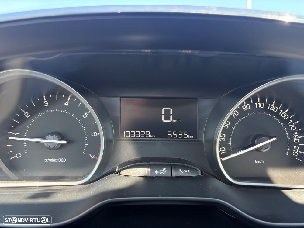 Peugeot 2008 1.2 PureTech Style - 33