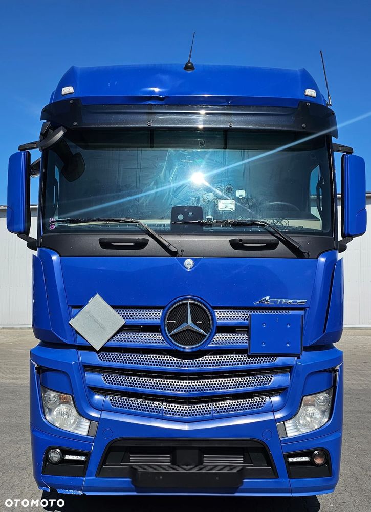 Mercedes-Benz Actros - 1