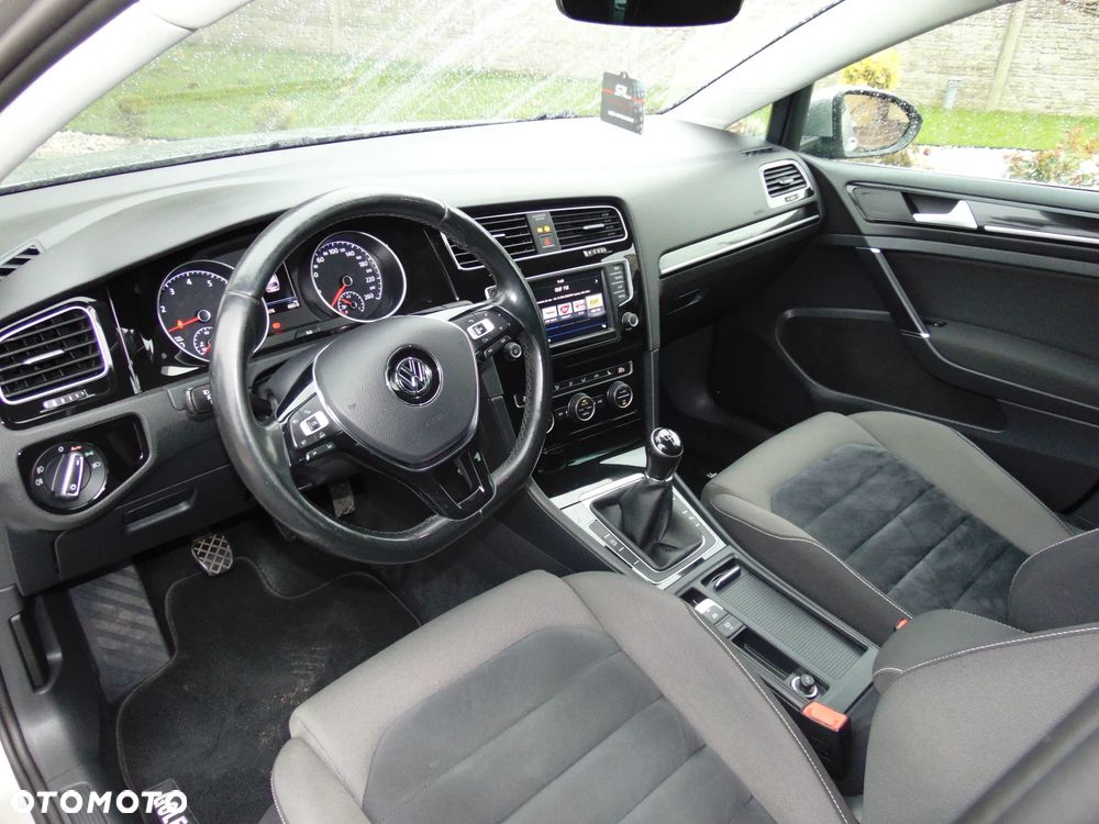 Volkswagen Golf - 14