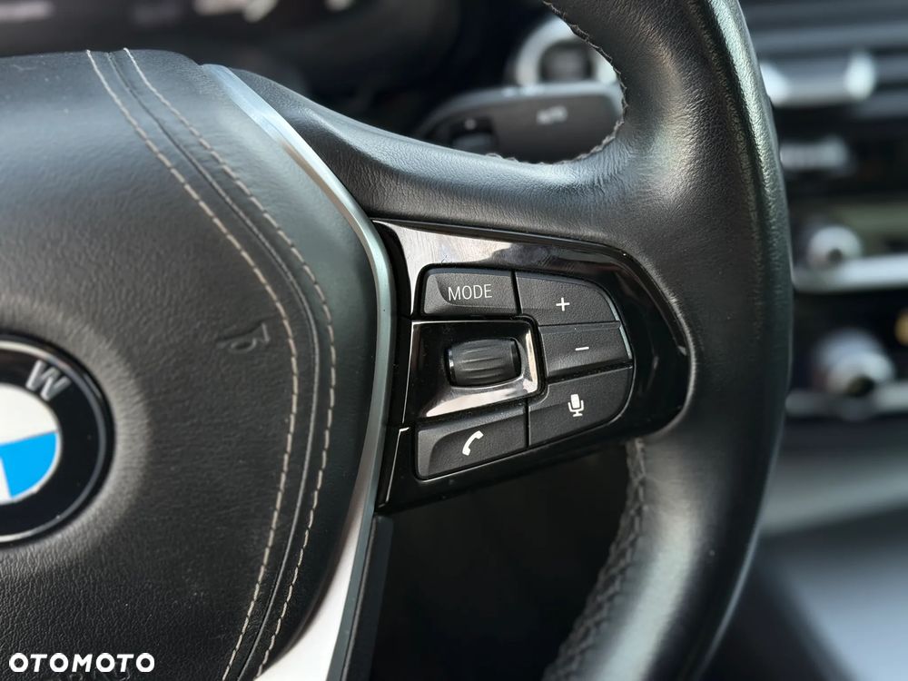BMW Seria 5 520i - 31