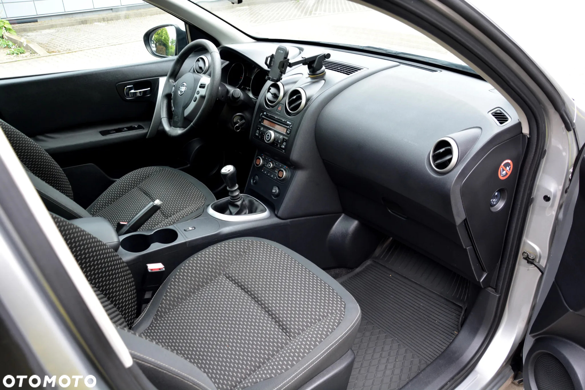 Nissan Qashqai 2.0 dCi Lounge - 29