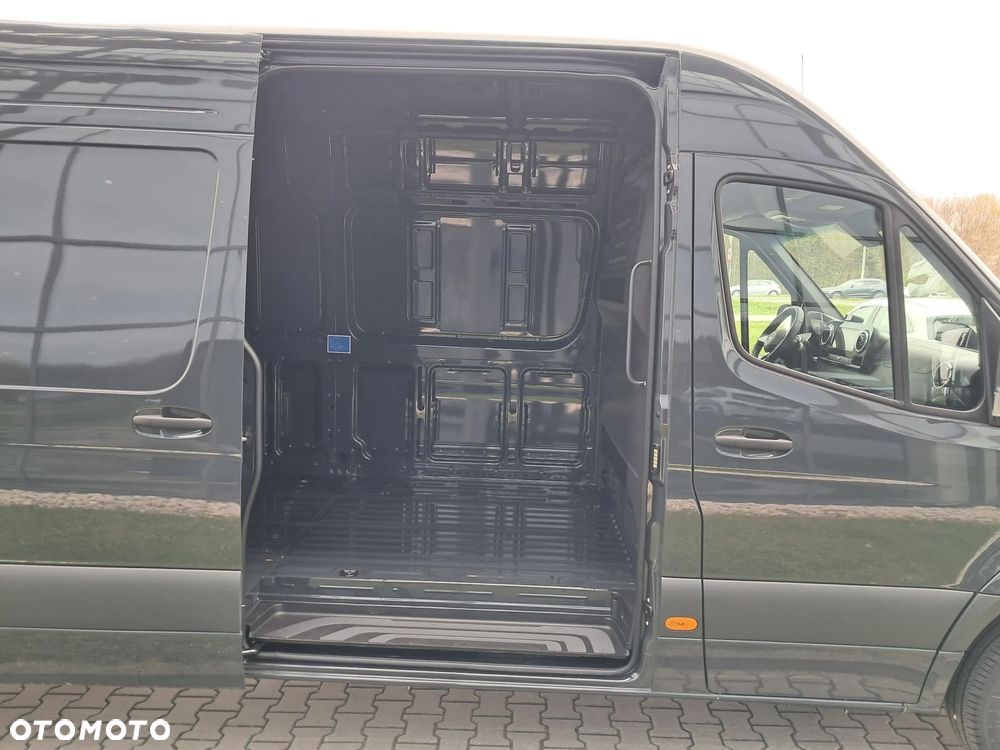 Mercedes-Benz Sprinter 319 CDI Furgon PRO długi 4325 mm L3H2 - 14