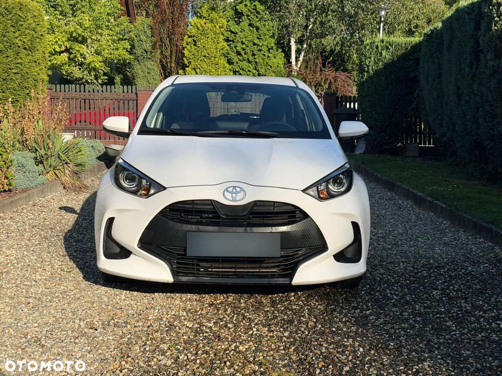 Toyota Yaris 2024 photo 2