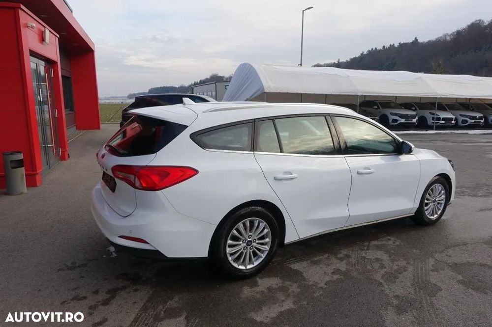 Ford Focus 1.5 EcoBlue Start-Stopp-System Aut. TITANIUM - 2