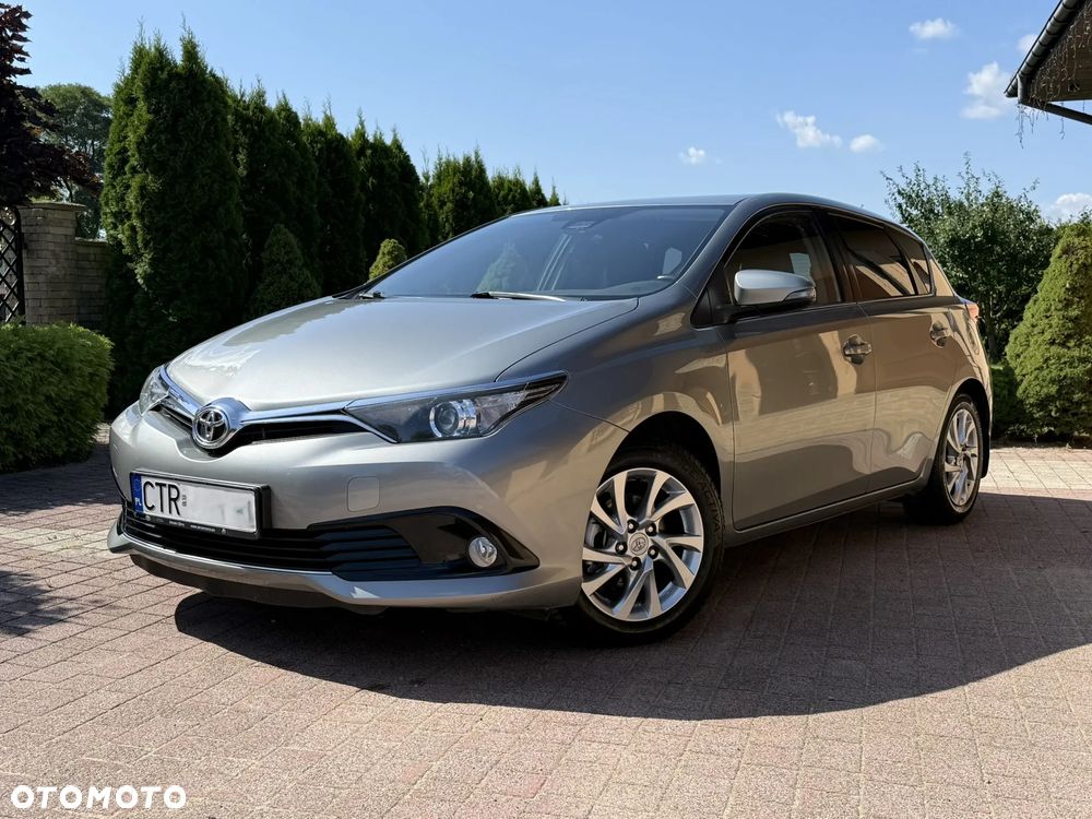 Toyota Auris - 1