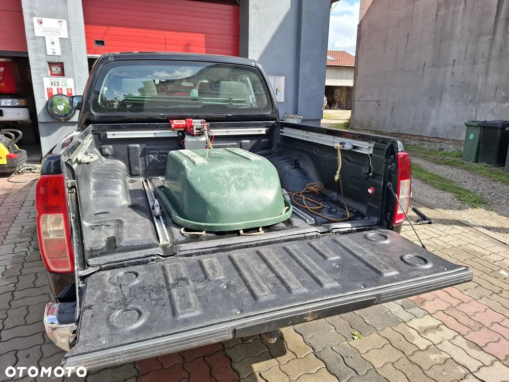 Nissan Navara 2.5 D FE - 8