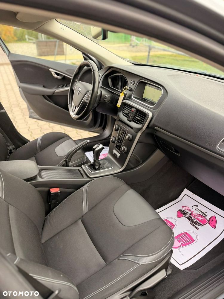 Volvo V40 - 16