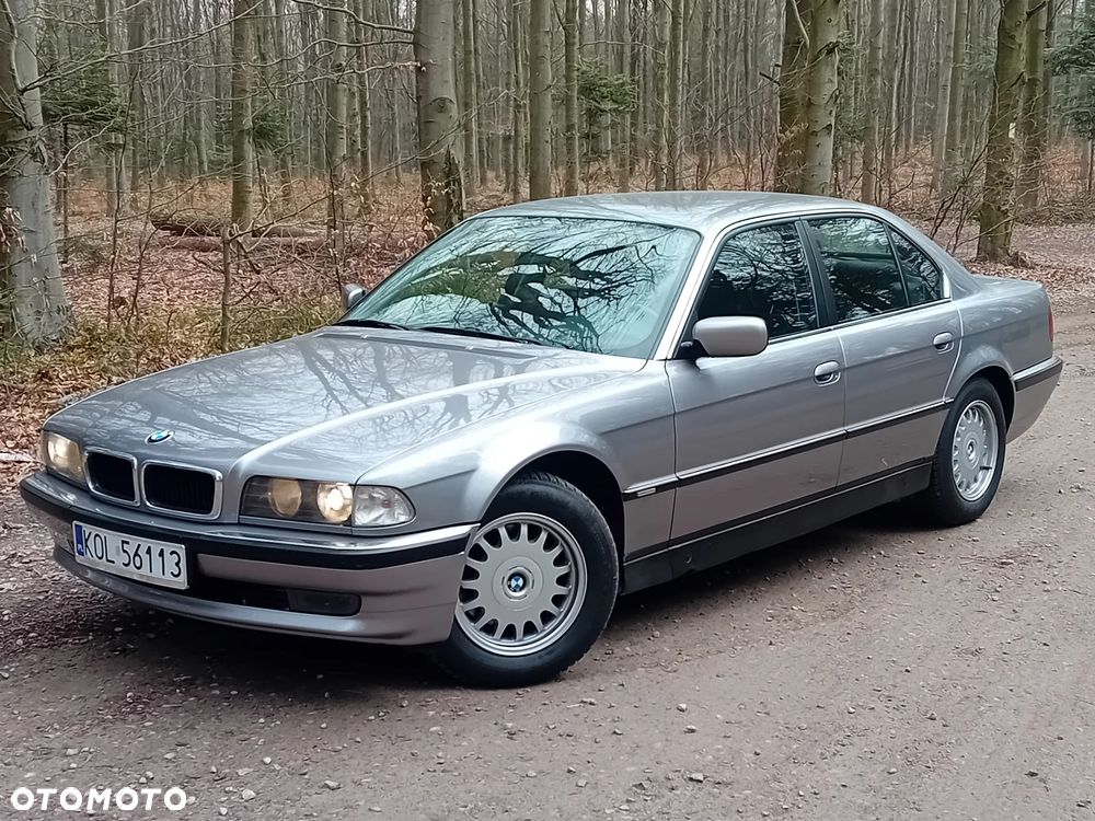 BMW Seria 7 740i V8 - 1