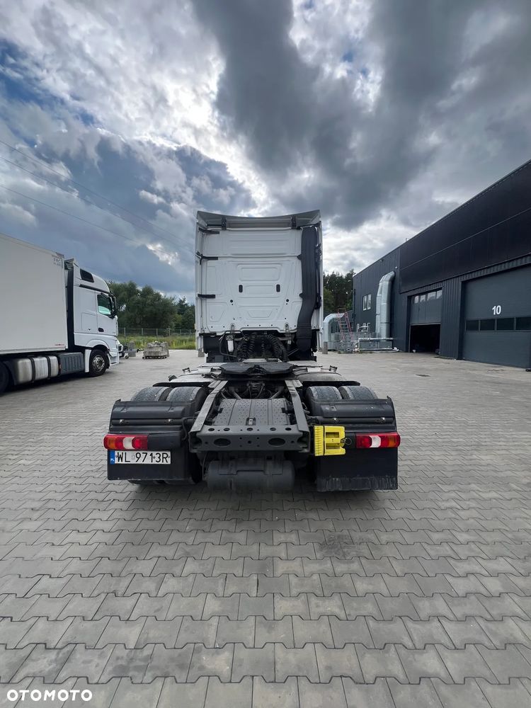 Mercedes-Benz Actros - 4