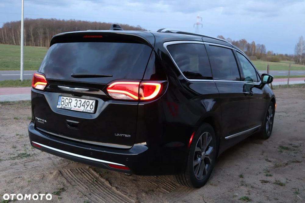 Chrysler Pacifica - 13