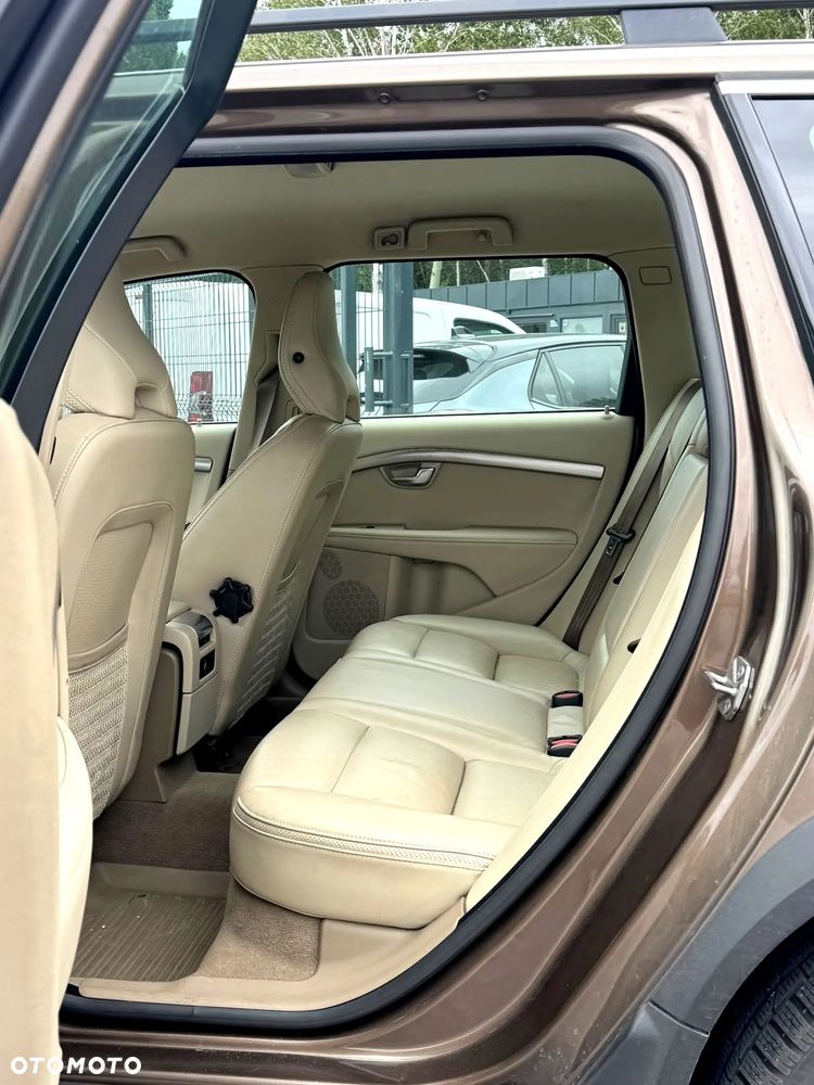 Volvo XC 70 T6 AWD Momentum - 9