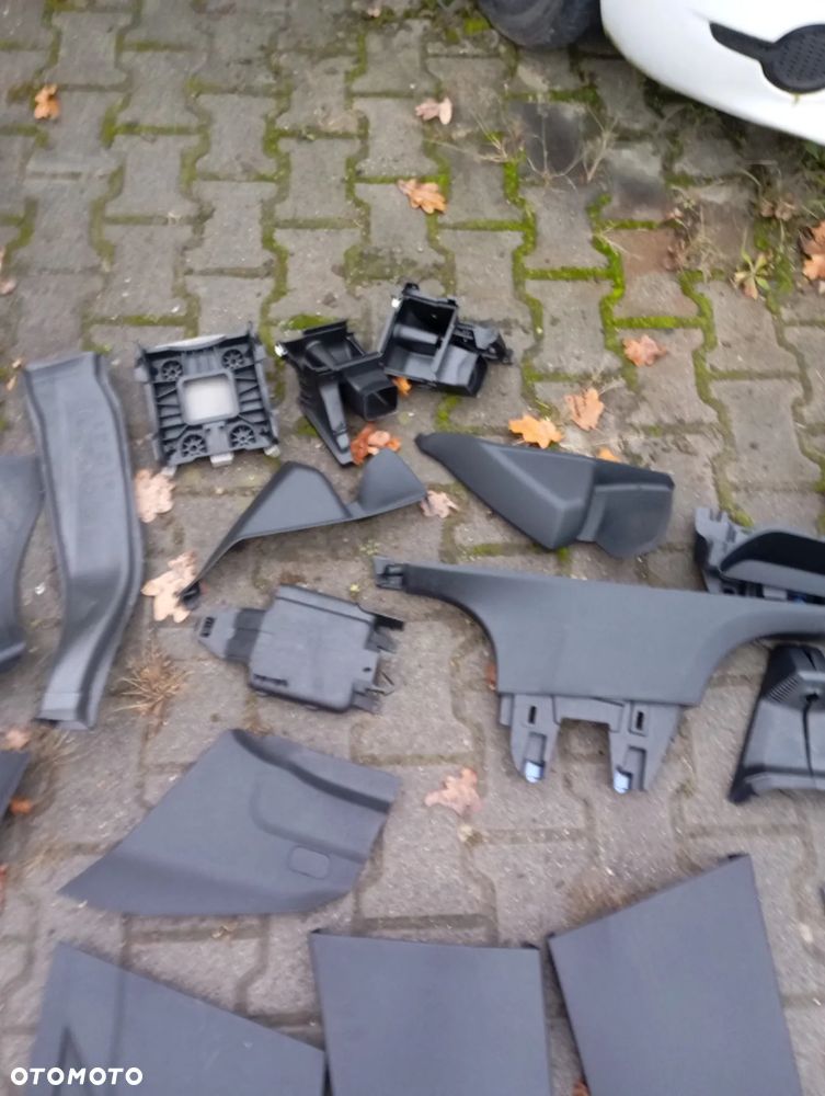 Plastiki Osłony Zaślepki Peugeot 5008 II - 5