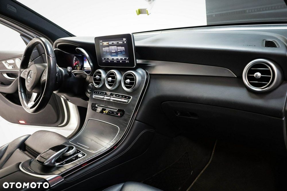 Mercedes-Benz GLC - 30