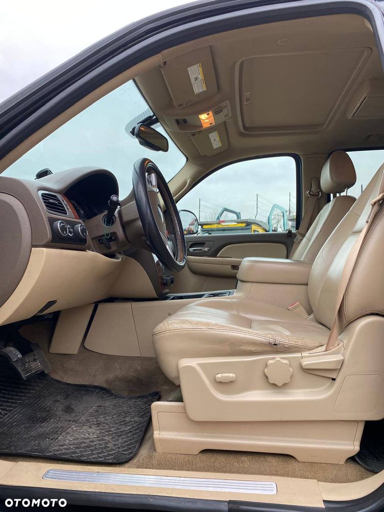 Chevrolet Tahoe - 20