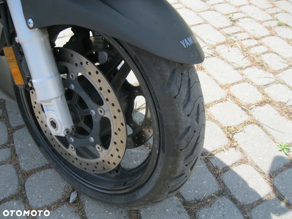 Yamaha FJR - 11