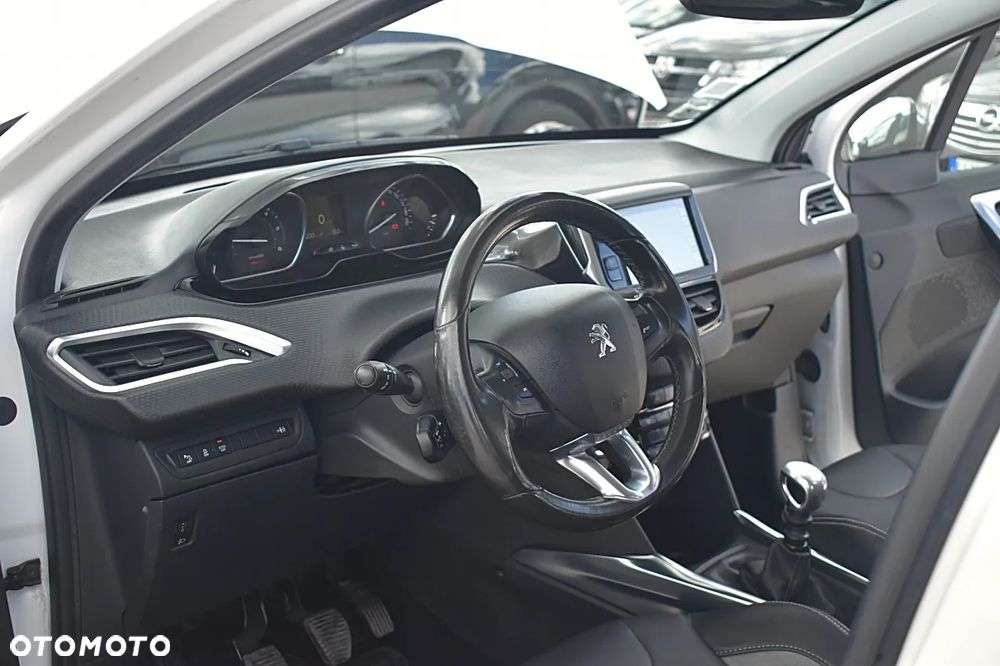 Peugeot 2008 1.6 e-HDi Allure S&S - 18