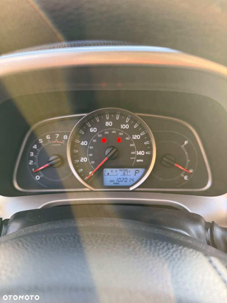 Toyota RAV4 2.5 XLE - 11