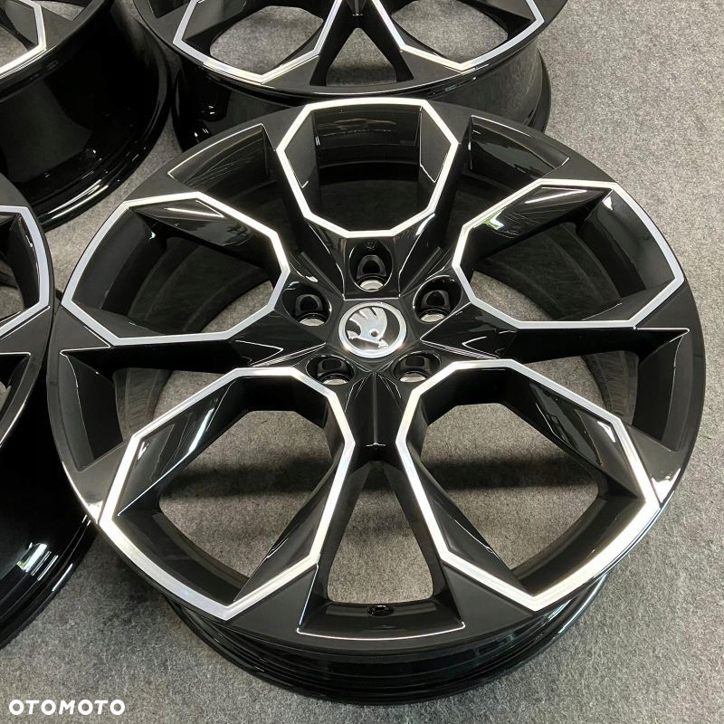 KOMPLET FELG SKODA OCTAVIA III RS 19” 19 5E 5E0601025AH - 2