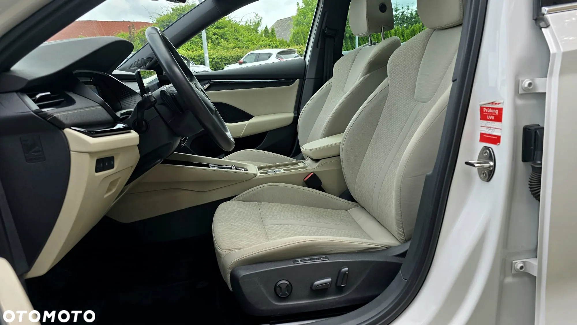 Skoda Octavia Combi 2.0 TDI DSG First Edition - 33