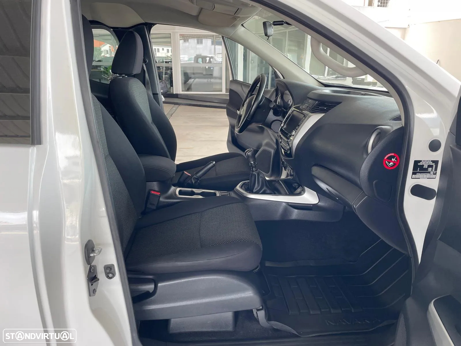 Nissan Navara 2.3 dCi CD 4WD Visia - 27