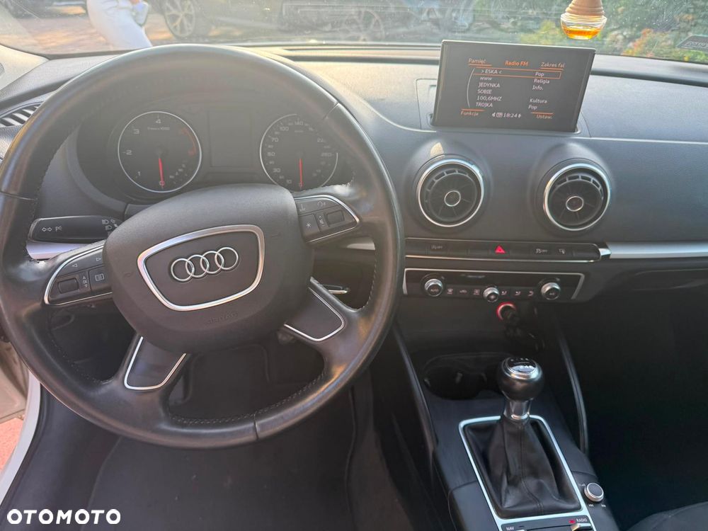 Audi A3 Sportback 1.6 TDI Ambiente - 6