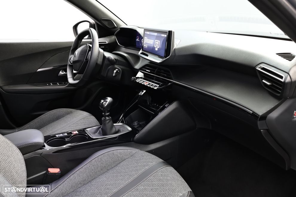 Peugeot 2008 1.2 PureTech Allure - 17