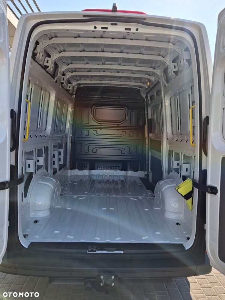 Volkswagen Crafter - 13