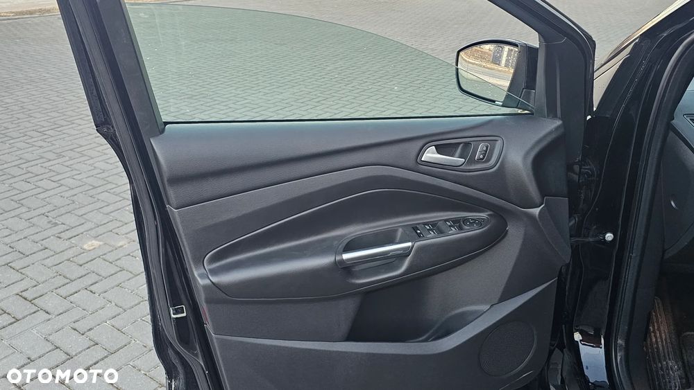 Ford Kuga - 28