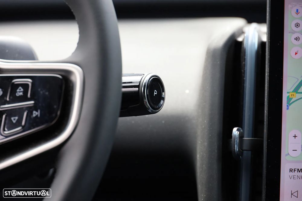 Volvo EX30 Single Motor Extended Range RWD Plus - 18