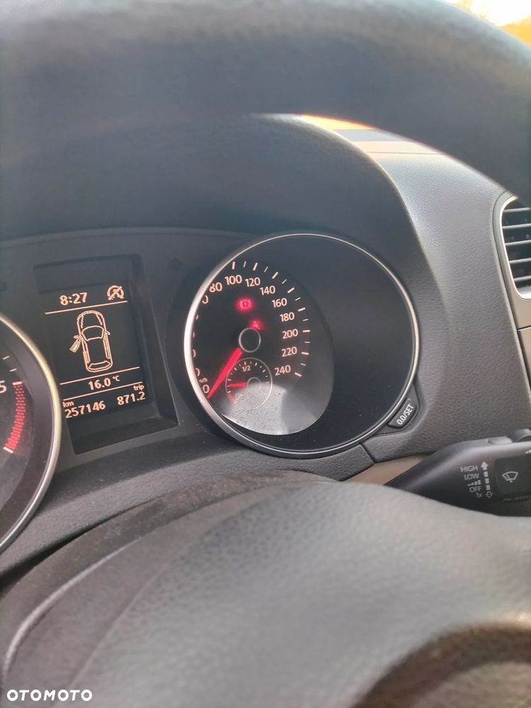 Volkswagen Golf 1.6 TDI DPF BlueMotion - 18