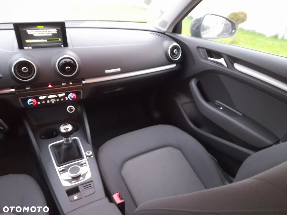 Audi A3 Sportback 1.6 TDI (clean diesel) Attraction - 15