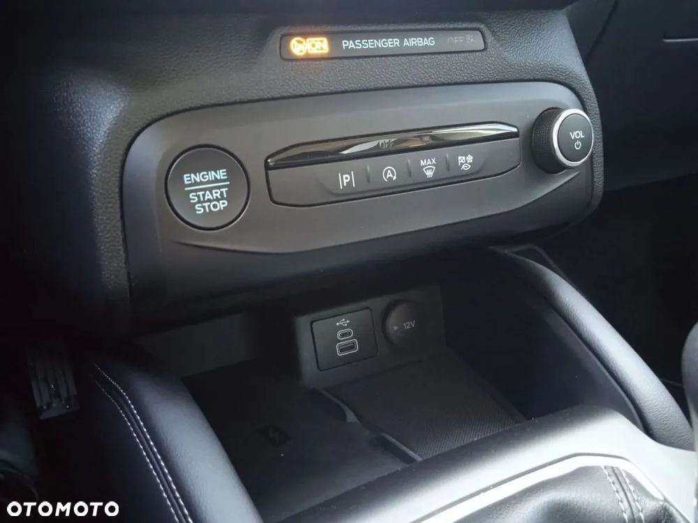 Ford Focus 1.0 EcoBoost Titanium X - 28