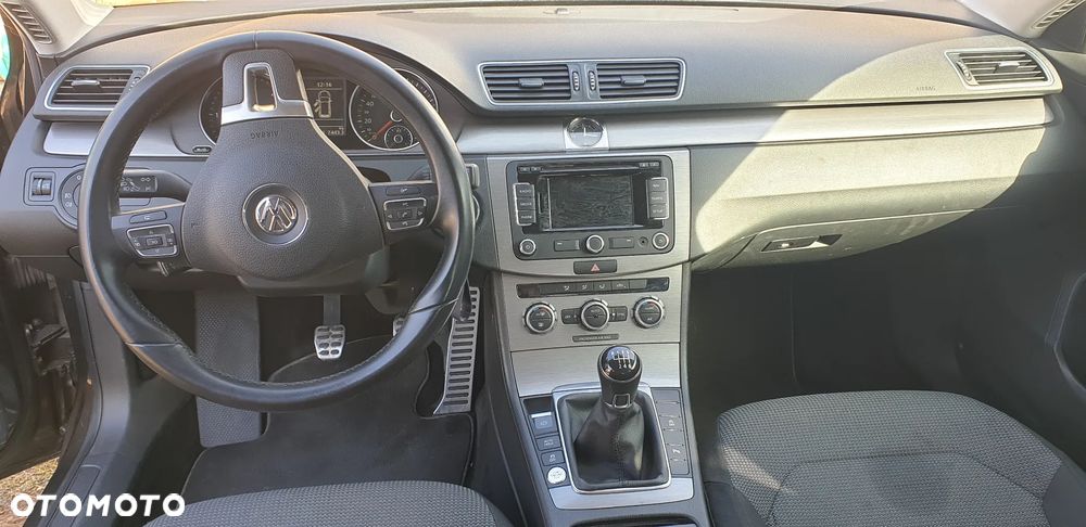 Volkswagen Passat 2.0 TDI Trendline - 11